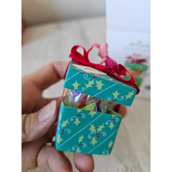 Hallmark big present piglet Winnie the Pooh ornament new axis tree - Picture 6 of 8